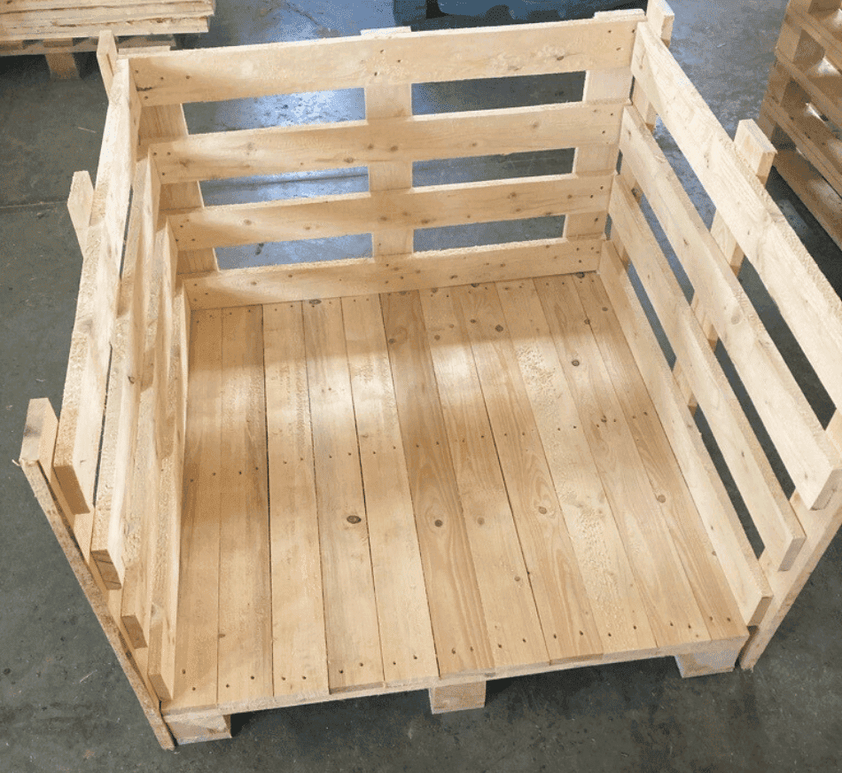 Durable wooden crate for industrial storage solutions. Perfect for warehouses and shipping needs.