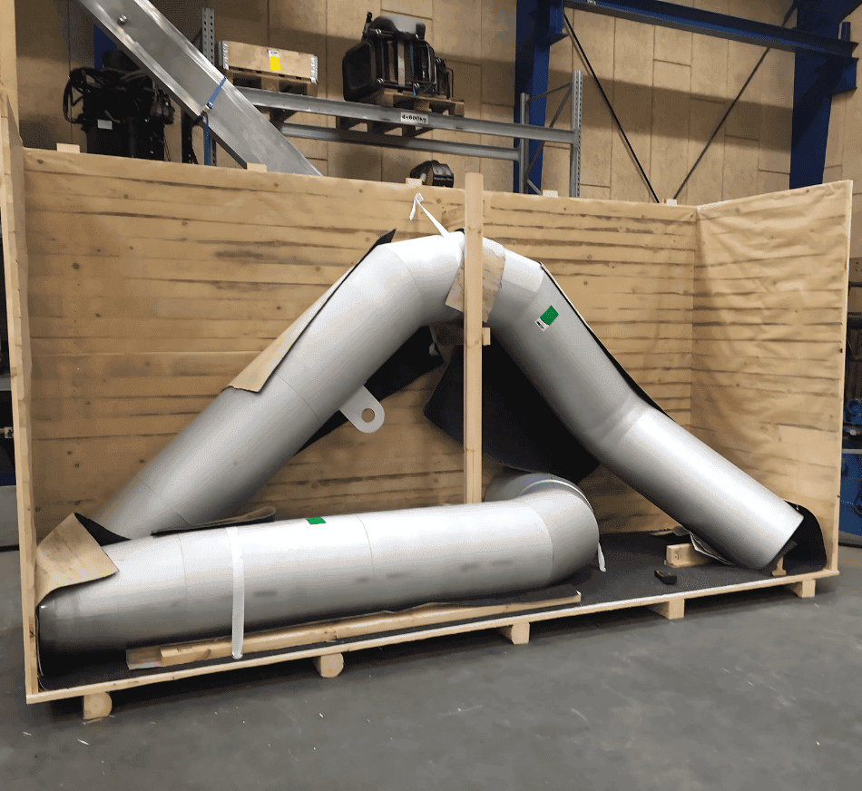 Wooden dunnage system with pipe