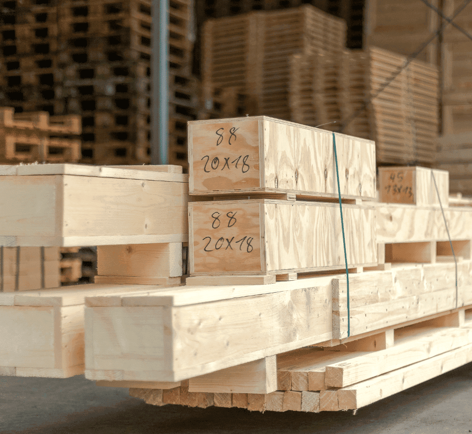 High-quality long boxes for shipping and storage solutions.