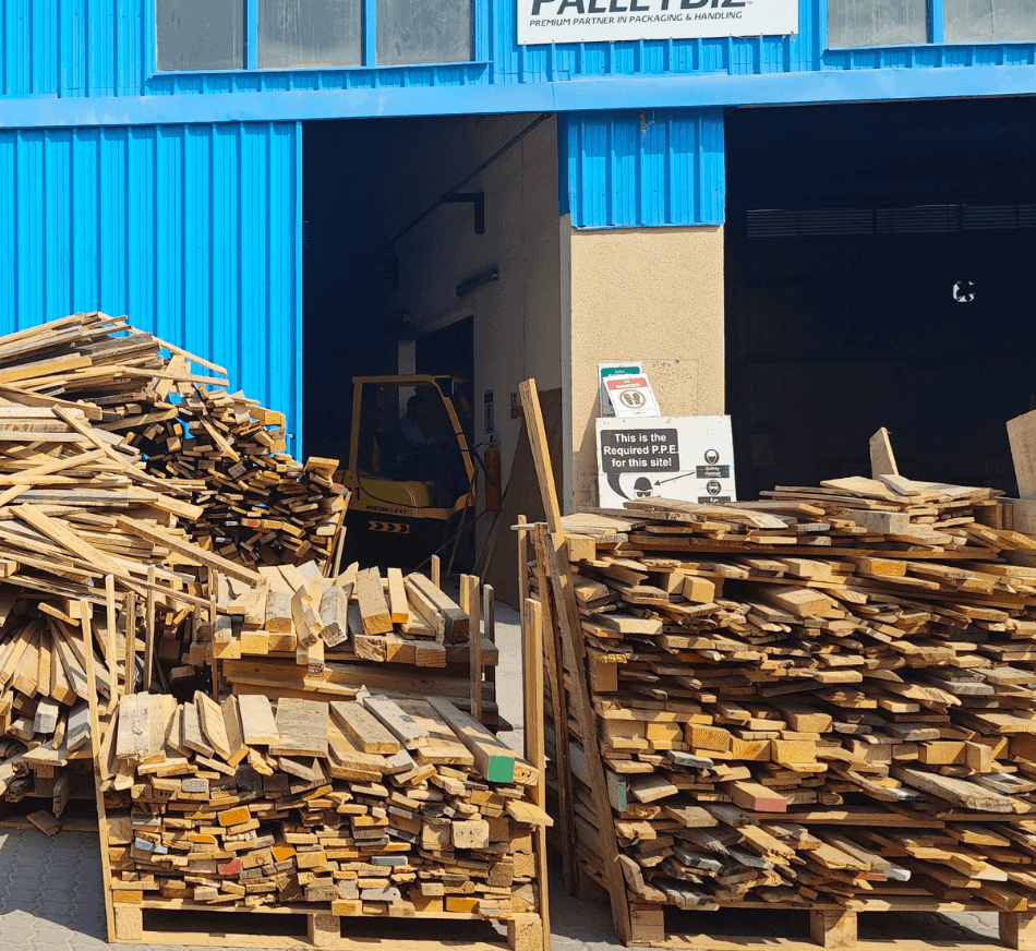 Recycled and sorted wooden pallet wood